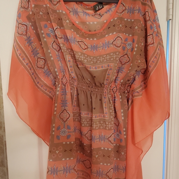 Tunic - Picture 1 of 2